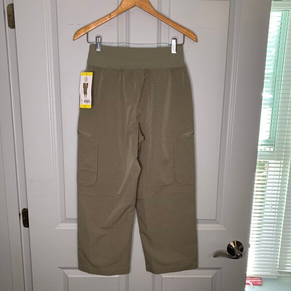 SAGE Collective Women's Wide Leg Cropped Cargo Pant, Olive Green (Sizes S & M) - Picture 5 of 14